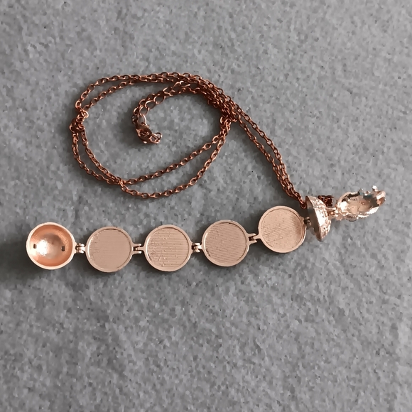 4-Photo Locket - Picture 5 of 7